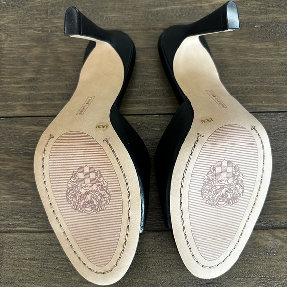 Elegant Black Women's Heels - Picture 5 of 6